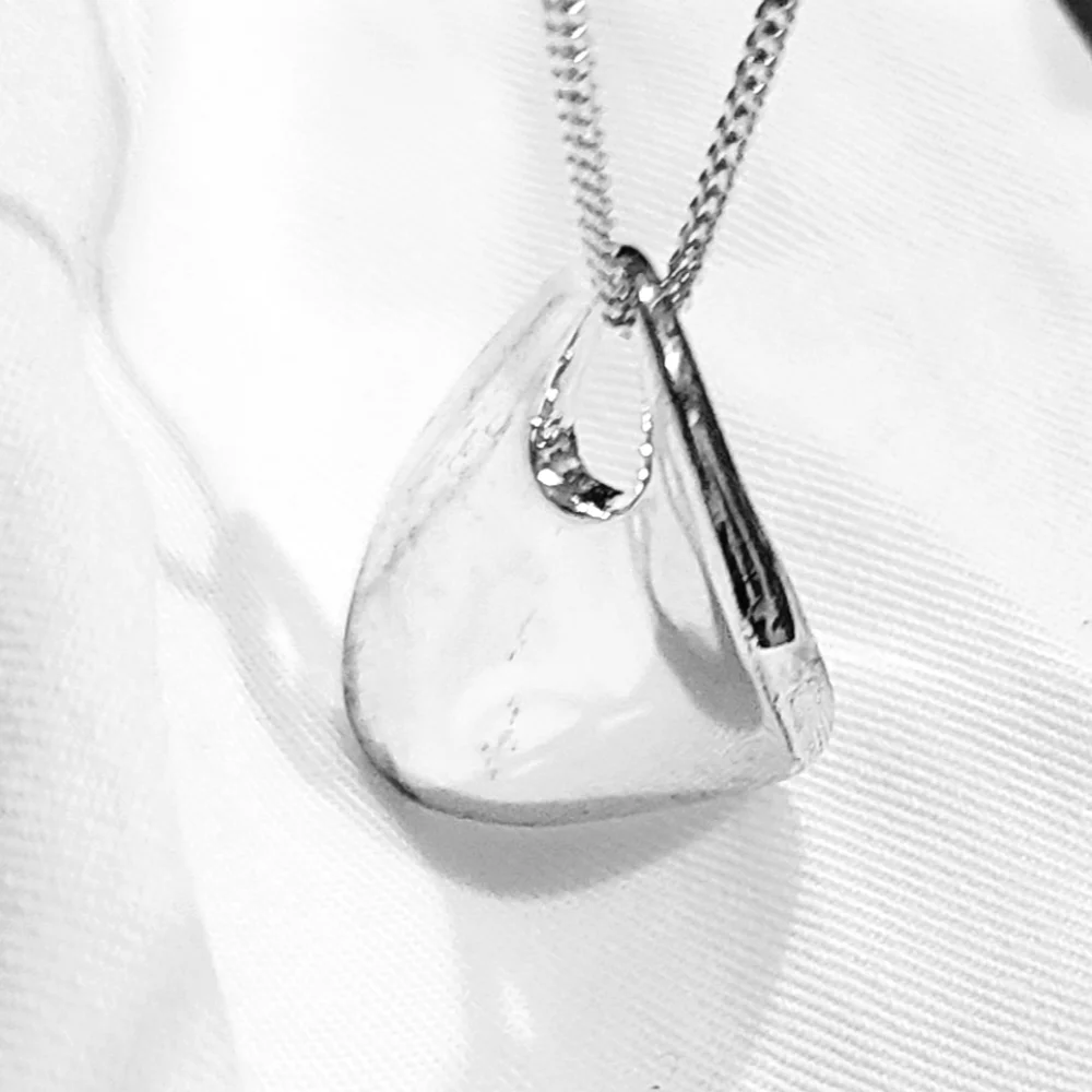 RLM Shiny Curved Bronze Pendant Necklace, NIB